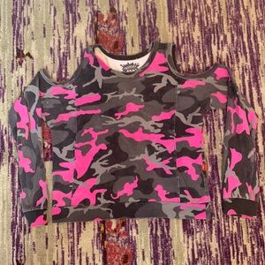 🌹4 for $25! Camo open shoulder hoodie